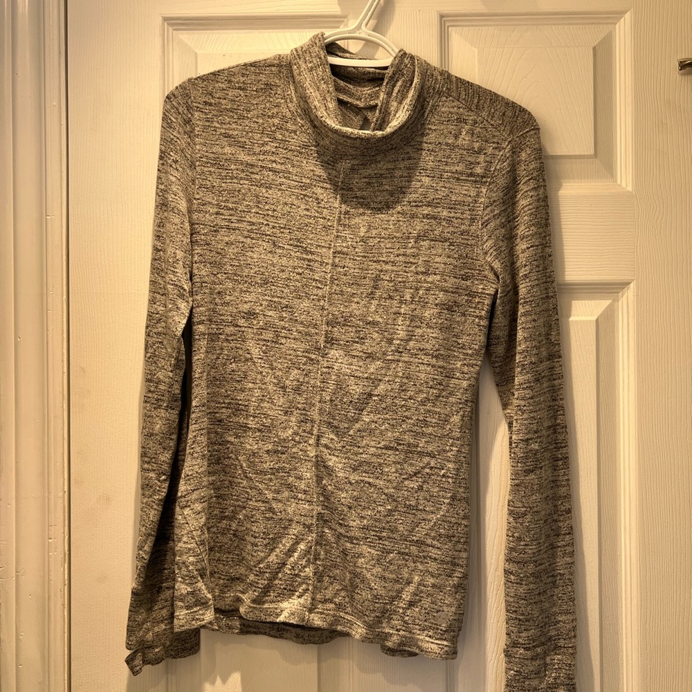LONG SLEEVE OPEN BACK SHIRT